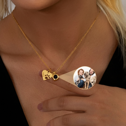 Collar con Proyección de Imagen y Nombre Grabado Personalizado